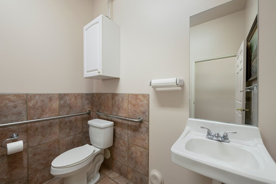 More Photos Of 216 W 4860 S, Salt Lake City Service For Sale