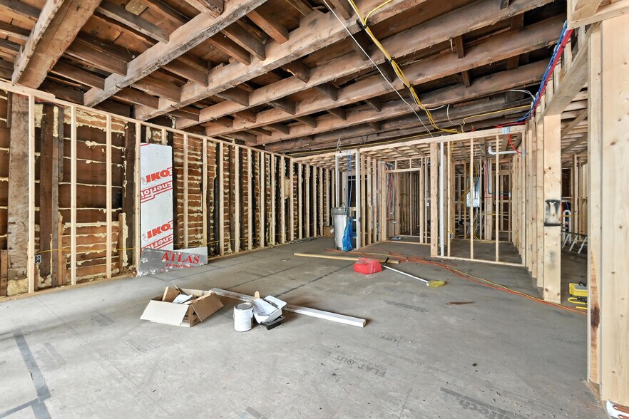 More Photos Of 370 Main St, Wilton Restaurant For Sale
