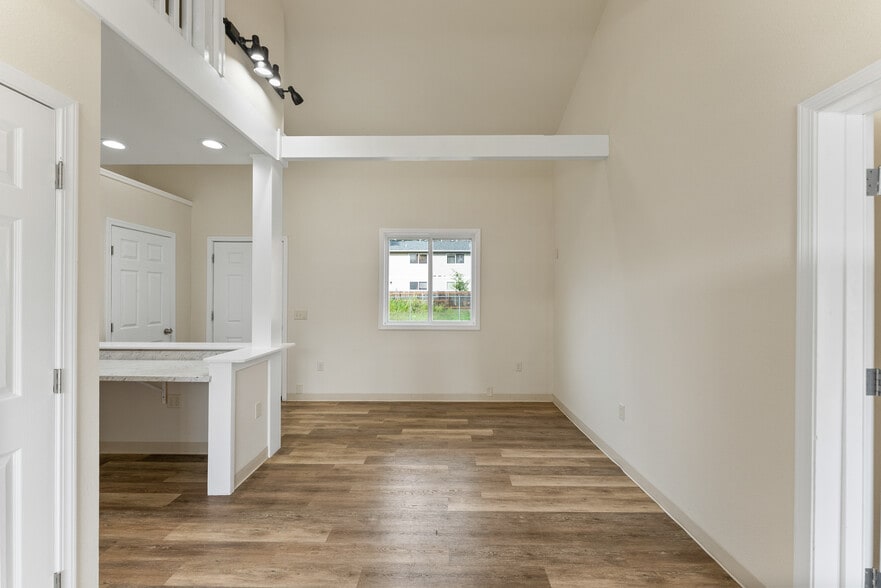 More Photos Of 132 NE Rifle Range St, Roseburg Apartments For Sale