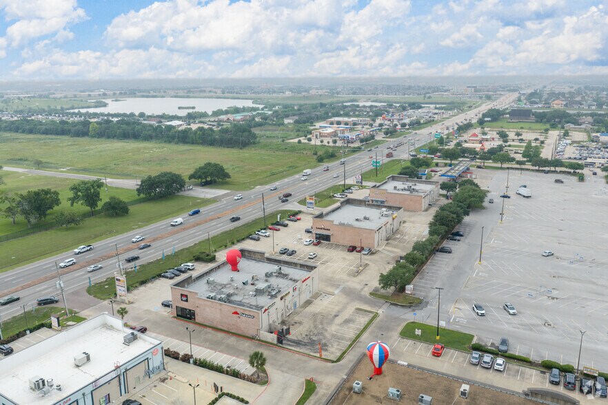 More Photos Of 3402 Hwy 6, Houston Freestanding For Lease