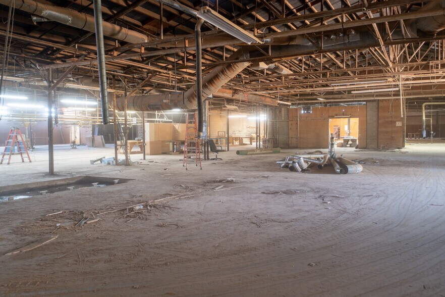More Photos Of 440 Frankston St, Jacksonville Warehouse For Sale