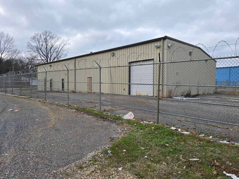 More Photos Of 4848 Getwell Rd, Memphis Warehouse For Sale
