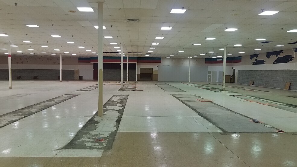 More Photos Of 5700 Beckley Rd, Battle Creek Self Storage For Lease