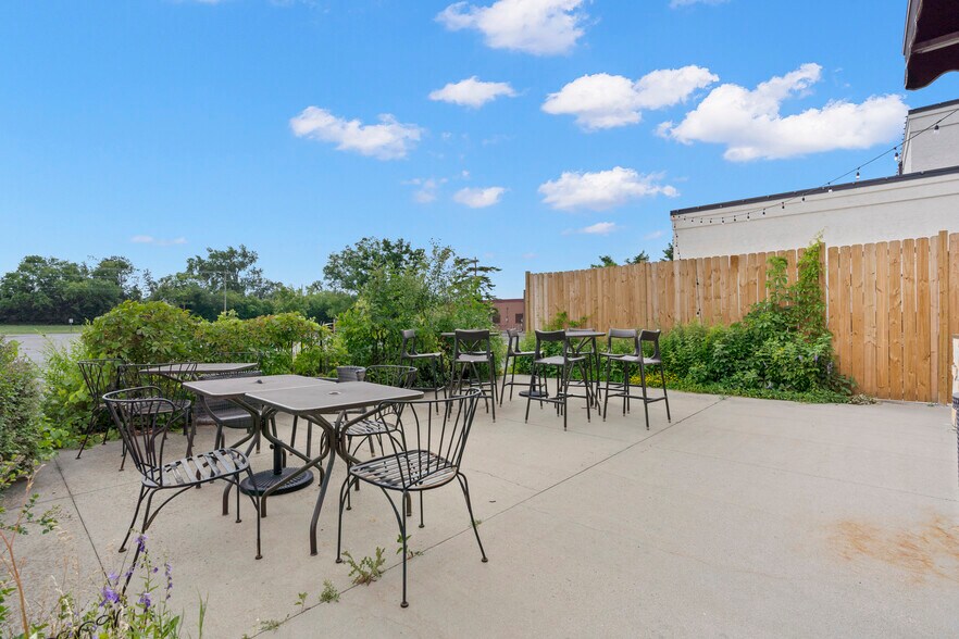 More Photos Of 824 Paul Bunyan, Bemidji Restaurant For Sale
