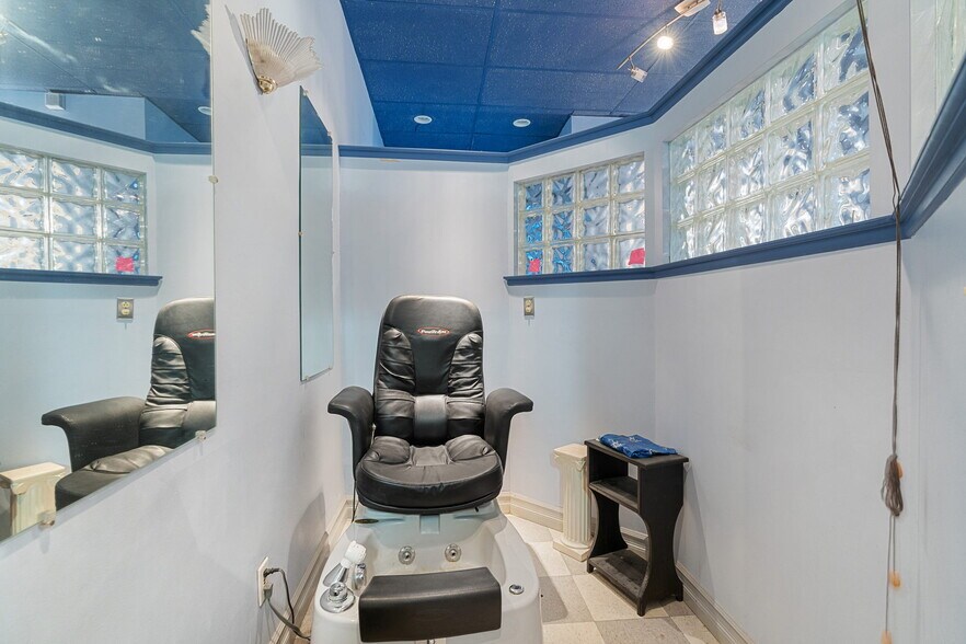 More Photos Of 962 W Hamilton St, Allentown Storefront Retail Residential For Lease