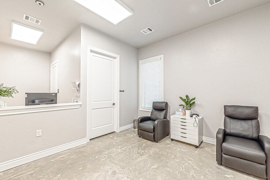 More Photos Of , Tomball Office For Sale