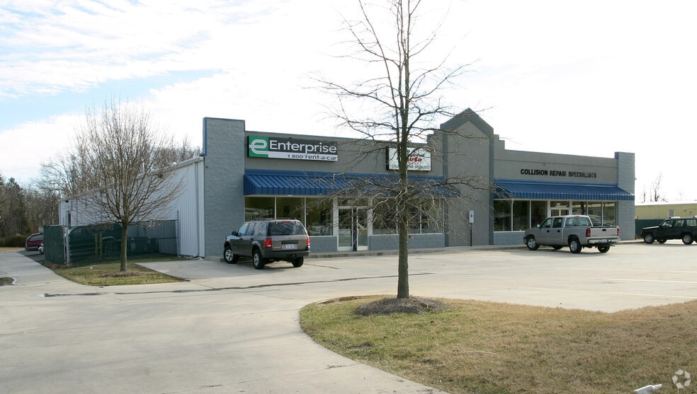 More Photos Of 4807 W Gate City Blvd, Greensboro Storefront For Lease