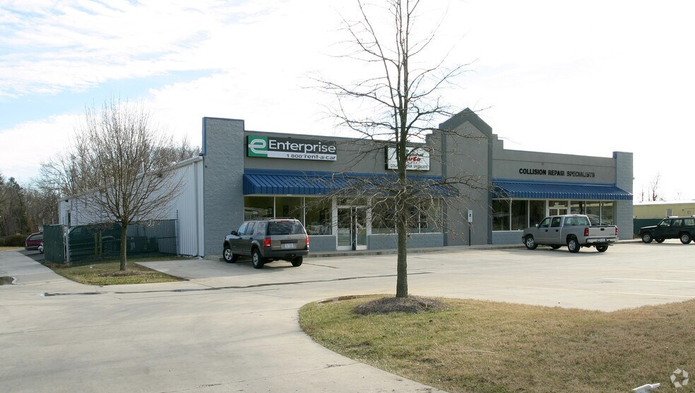 More Photos Of 4807 W Gate City Blvd, Greensboro Storefront For Lease