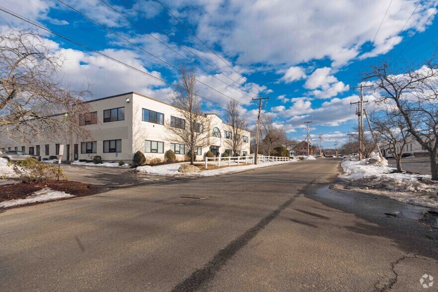 More Photos Of 27 Charles St, North Andover Office For Sale