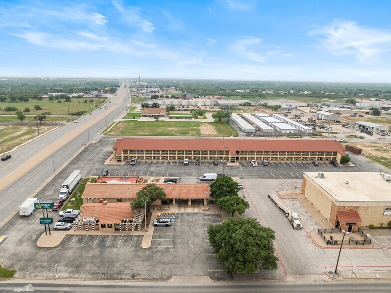 Primary Photo Of 4613 S Jackson St, San Angelo Hotel For Sale