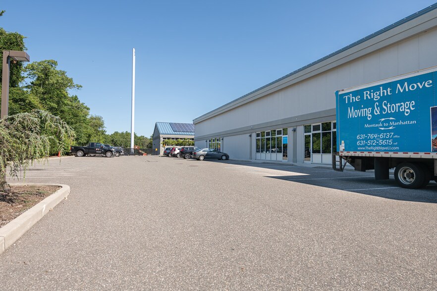 More Photos Of 286 W Montauk Hwy, Hampton Bays Warehouse For Lease