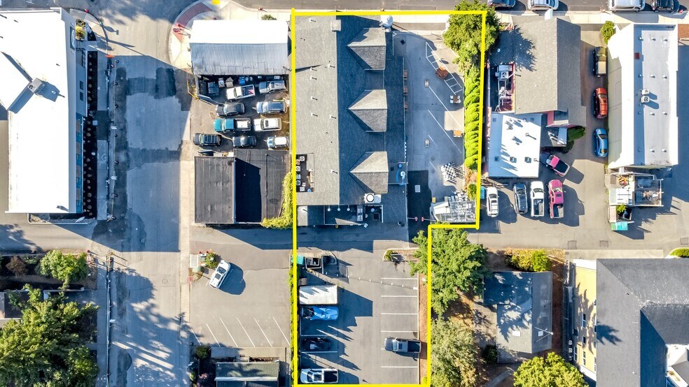 More Photos Of 3388 Byron St, Silverdale Freestanding For Sale