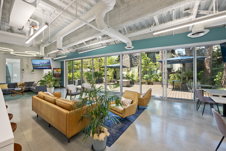 More Photos Of 10669-10685 Santa Monica Blvd, Los Angeles Office For Lease