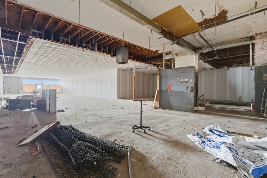 More Photos Of 657 Silas Deane Hwy, Wethersfield Freestanding For Lease