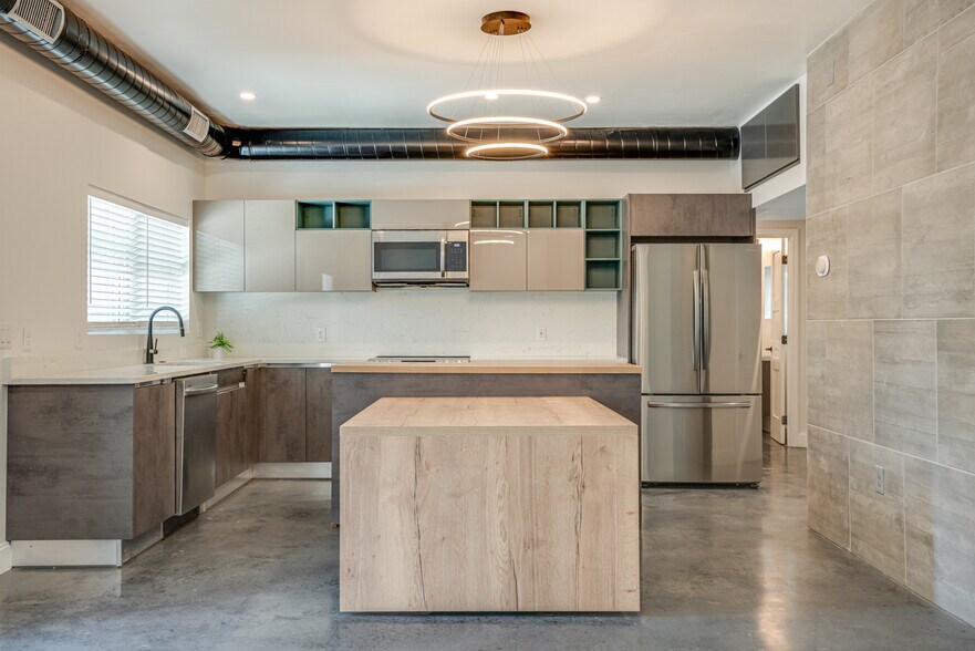 More Photos Of 811 Montana St, San Antonio Apartments For Sale