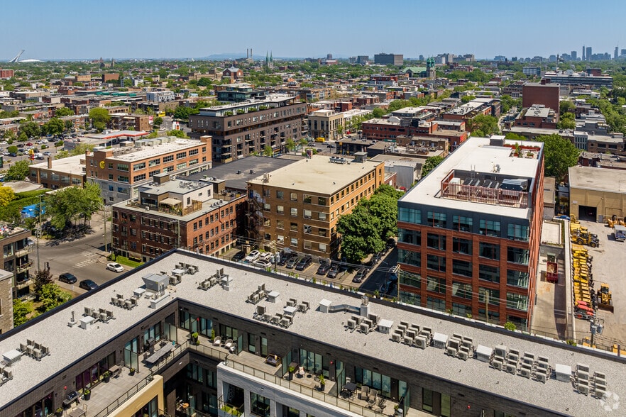 More Photos Of 7275 Rue Saint-Urbain, Montréal Office For Sale