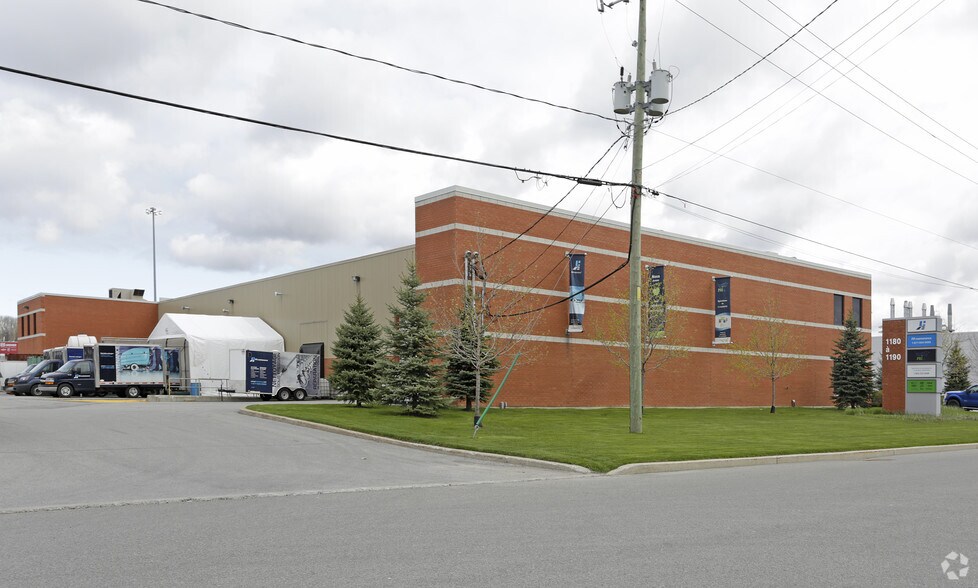 More Photos Of 1180-1190 Rue Lévis, Terrebonne Flex For Lease