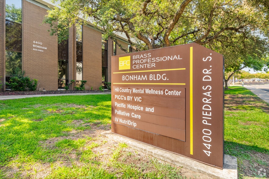 More Photos Of 4400 S Piedras Dr, San Antonio Unknown For Lease