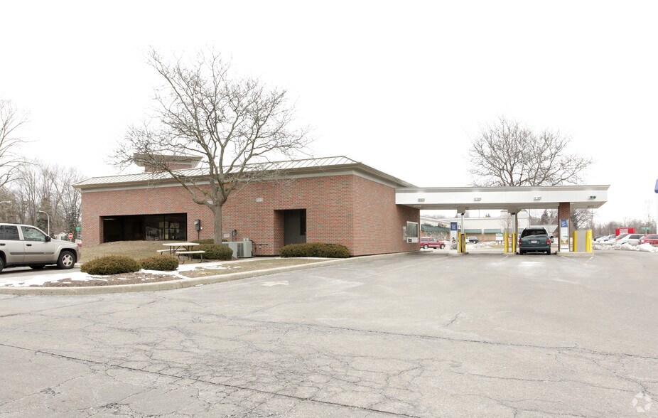More Photos Of 31425 5 Mile Rd, Livonia Bank For Sale