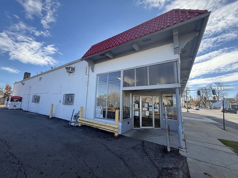 More Photos Of 1856 W Sylvania Ave, Toledo Freestanding For Sale
