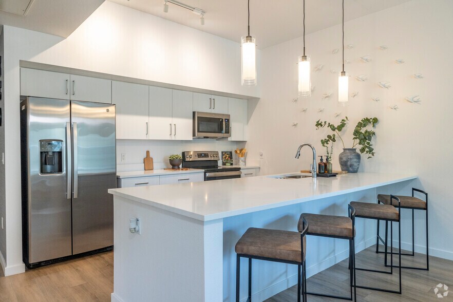 More Photos Of 301 W Roosevelt St, Phoenix Apartments For Lease