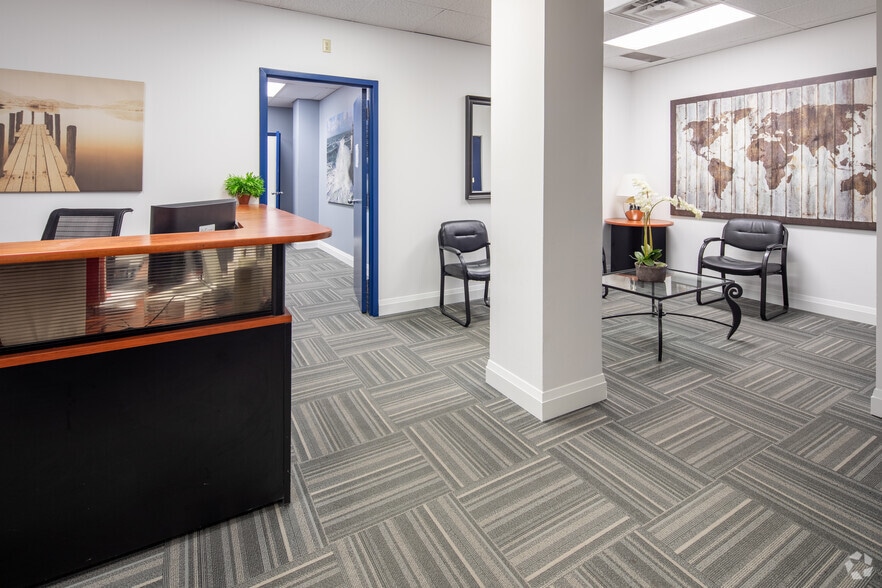 More Photos Of 120 Eglinton Ave E, Toronto Medical For Lease