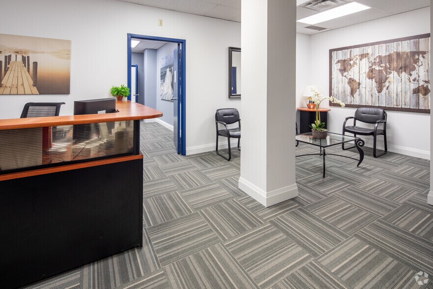 More Photos Of 120 Eglinton Ave E, Toronto Medical For Lease