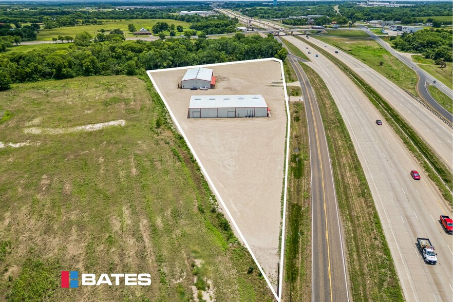 More Photos Of 5200 N I-45 Hwy, Ennis Unknown For Lease