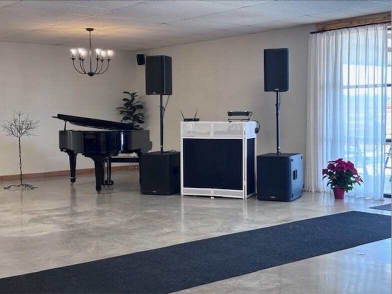 More Photos Of 1212 Packing House rd, Graham Flex For Sale