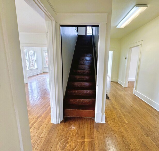 More Photos Of 106 E Cedar St, Goodlettsville Office Residential For Sale