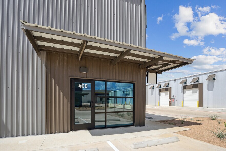 More Photos Of 5601 FM 973, Del Valle Unknown For Lease