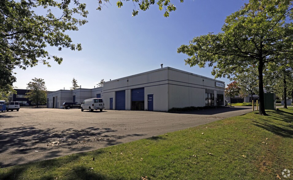 More Photos Of 18812 96th Ave, Surrey Warehouse For Lease