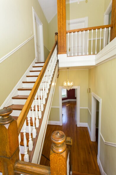 More Photos Of 921 N Palafox St, Pensacola Office For Sale