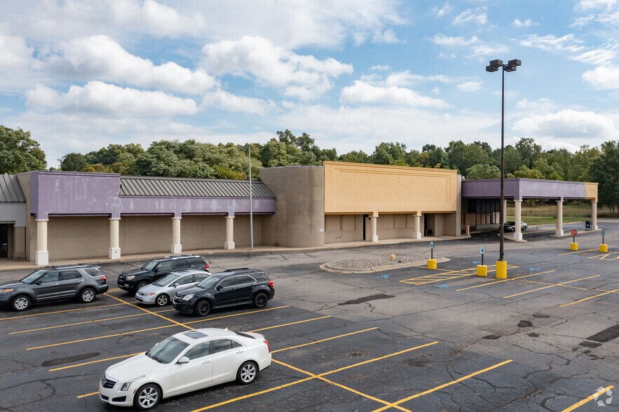More Photos Of 5700 Beckley Rd, Battle Creek Storefront For Lease