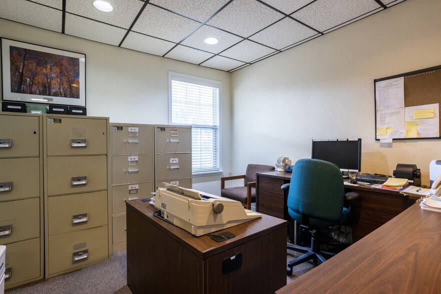 More Photos Of 1013 SW 2nd Ave, Gainesville Office For Sale