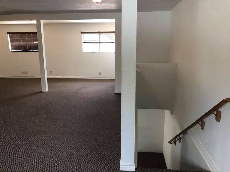 More Photos Of 12440 US Hwy 181 S, San Antonio Flex For Sale