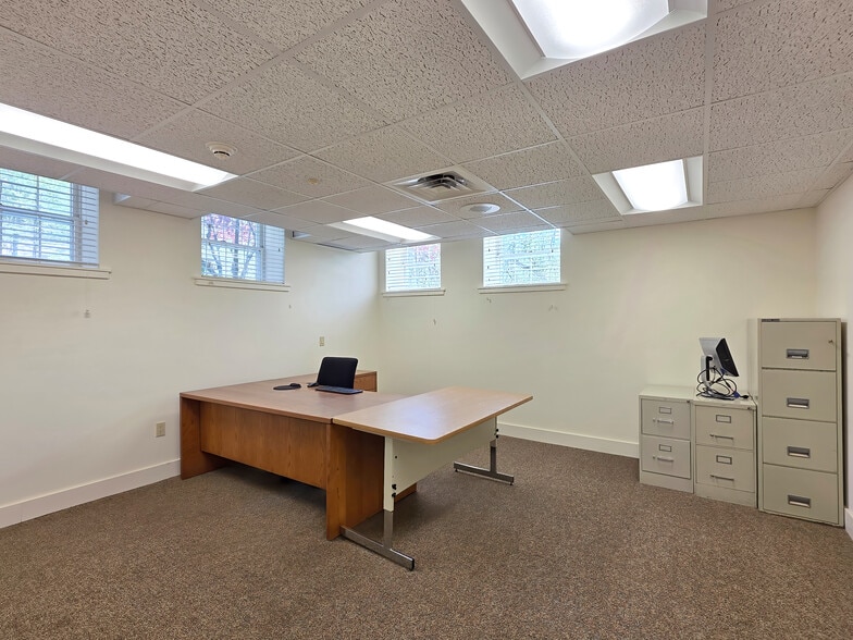 More Photos Of 338 E Montpelier Rd, Barre Town Office For Sale