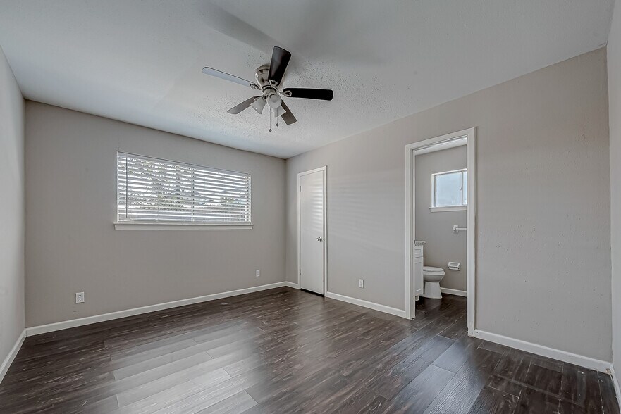 More Photos Of 7315 Housman, Houston Specialty For Lease