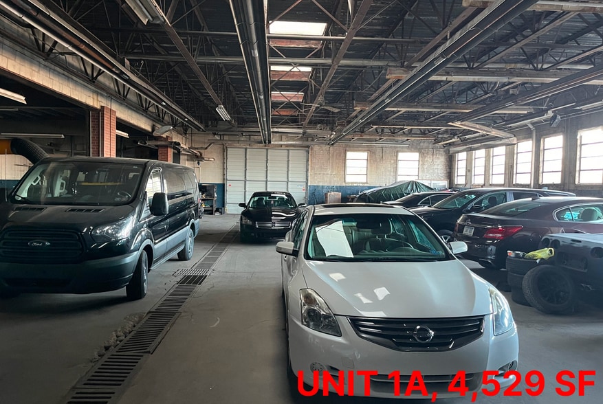 More Photos Of 12827 Frankstown Rd, Pittsburgh Auto Dealership For Lease