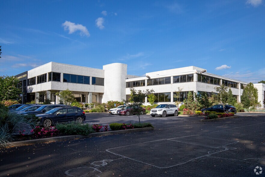 More Photos Of 525 Broadhollow Rd, Melville Flex For Sale