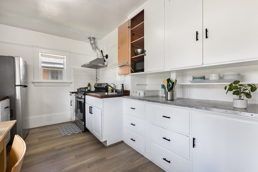 More Photos Of 400 Lagunitas Ave, Oakland Apartments For Sale