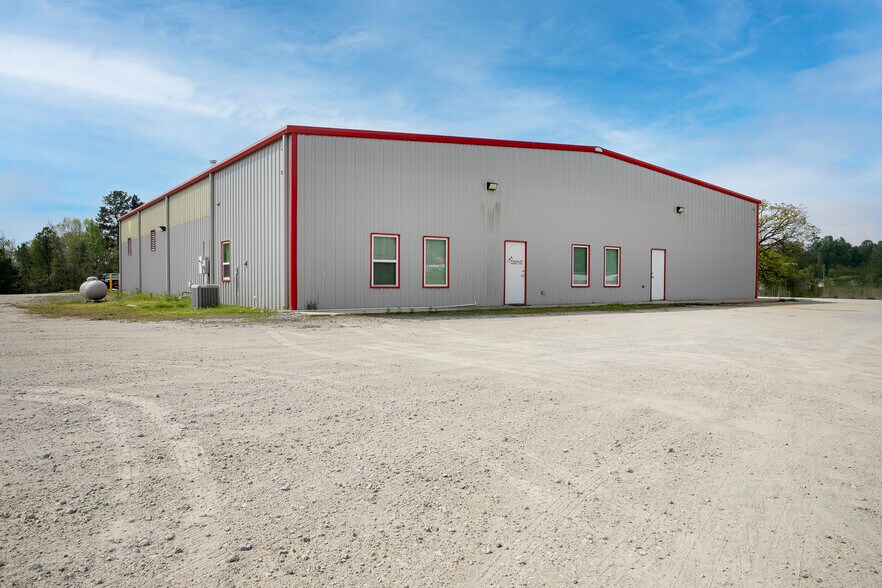 More Photos Of 9854 US Highway 271, Tyler Warehouse For Sale