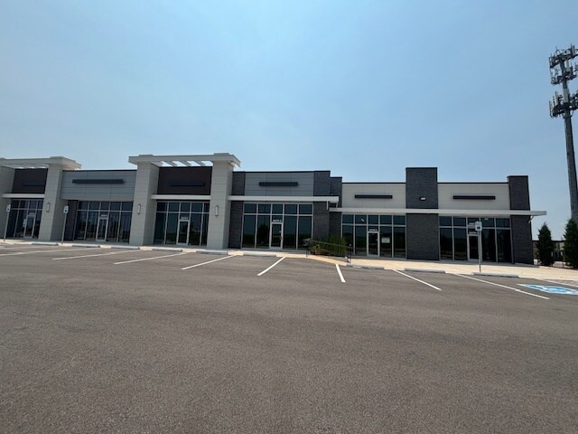 More Photos Of 6400 W Memorial Rd, Oklahoma City General Retail For Lease
