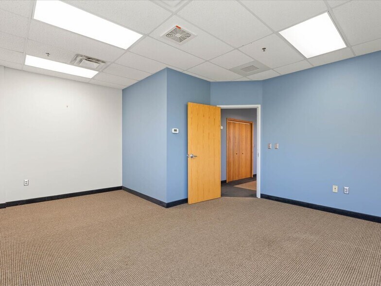 More Photos Of 2301 Johanneson Dr NW, Bemidji Light Distribution For Lease