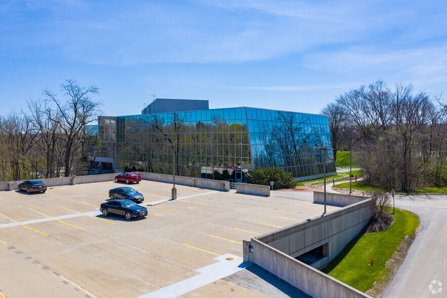 More Photos Of 13400 Bishops Ln, Brookfield Office For Sale