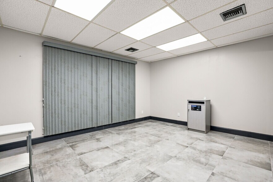 More Photos Of 901 N Grove St, Eustis Medical For Sale