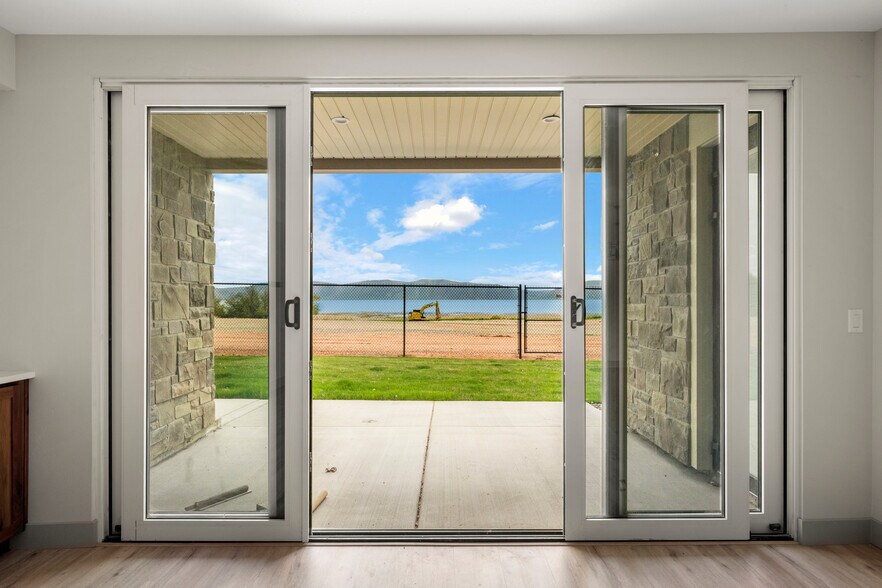 More Photos Of 45 E 150 S, Garden City Apartments For Sale