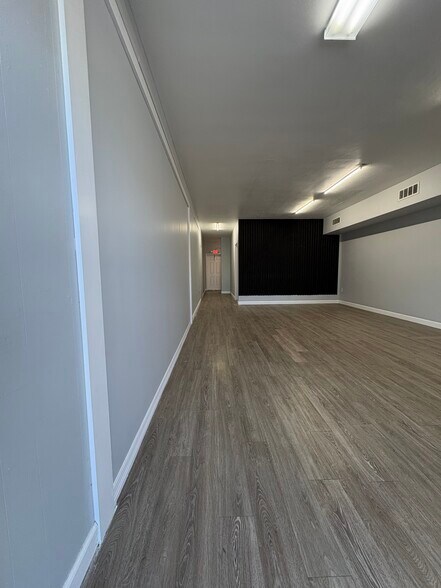 More Photos Of 501-527 S Paula Dr, Dunedin Office For Lease