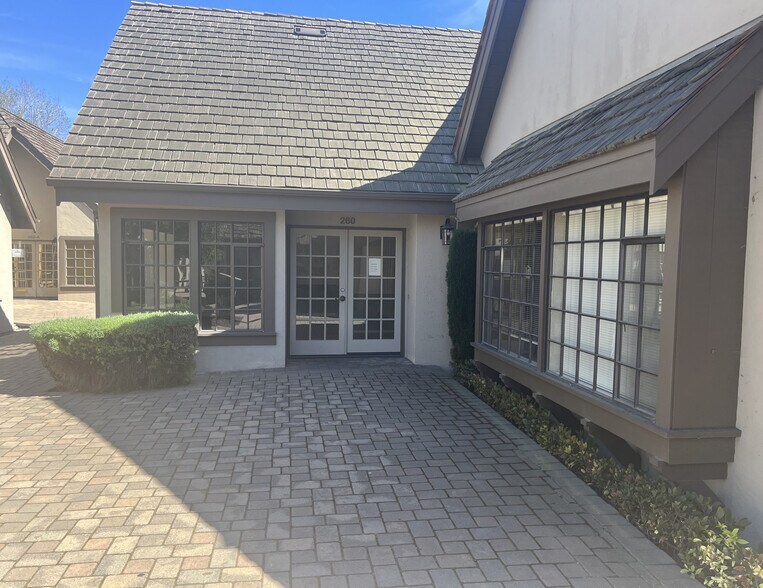 More Photos Of 260 San Jose St, Salinas Medical For Lease