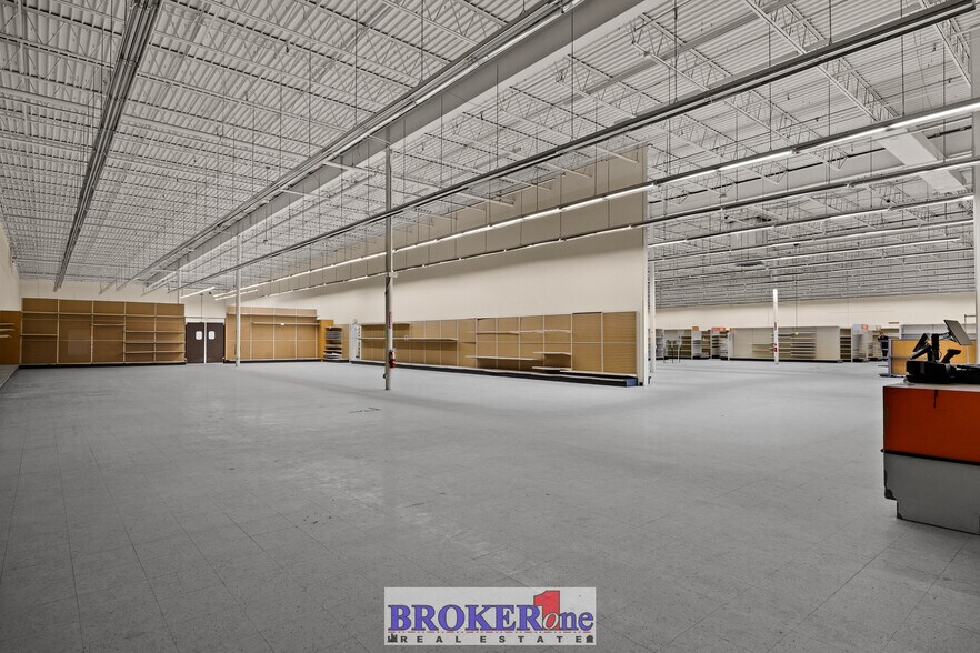 More Photos Of 2135 E 12th St, Casper Unknown For Lease